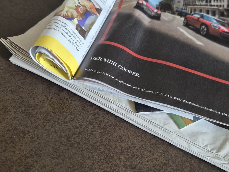 co2-verbrauchswerte-autowerbung-magazin.jpg Gesetzlich vorgeschrieben, aber oft übersehen: In der Autowerbung nützen die CO2- und Verbrauchswerte im Kleingedruckten laut Umfragen fast der Hälfte aller Leser gar nichts. Bild: SP-X